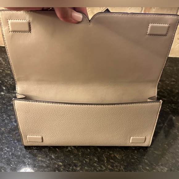 Tory Burch Pebbled Leather Clutch Approx 10 X 5 NWOT/EUC - Picture 7 of 10